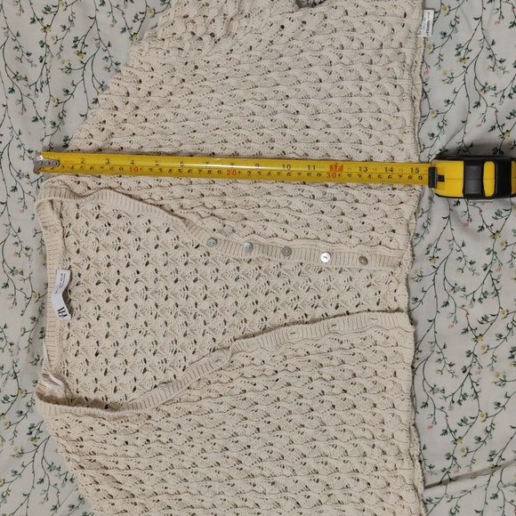 Zara Crochet Crop top - Picture 6 of 7